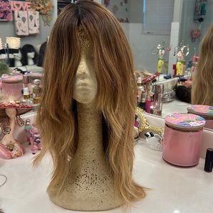Beautiful long 💯 pre-owned wig/sheitel!